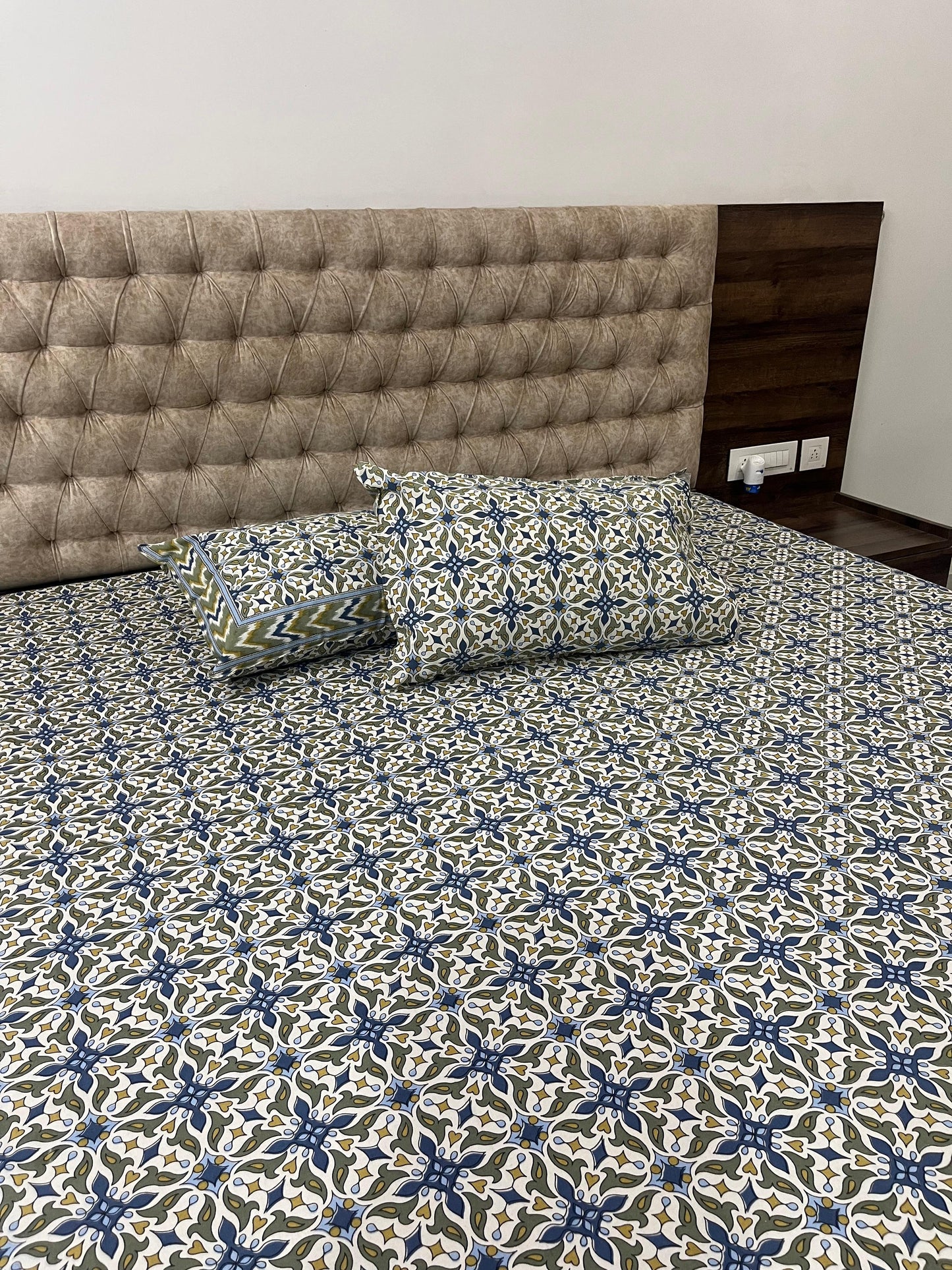 Cotton SuperKing Size printed bedsheet