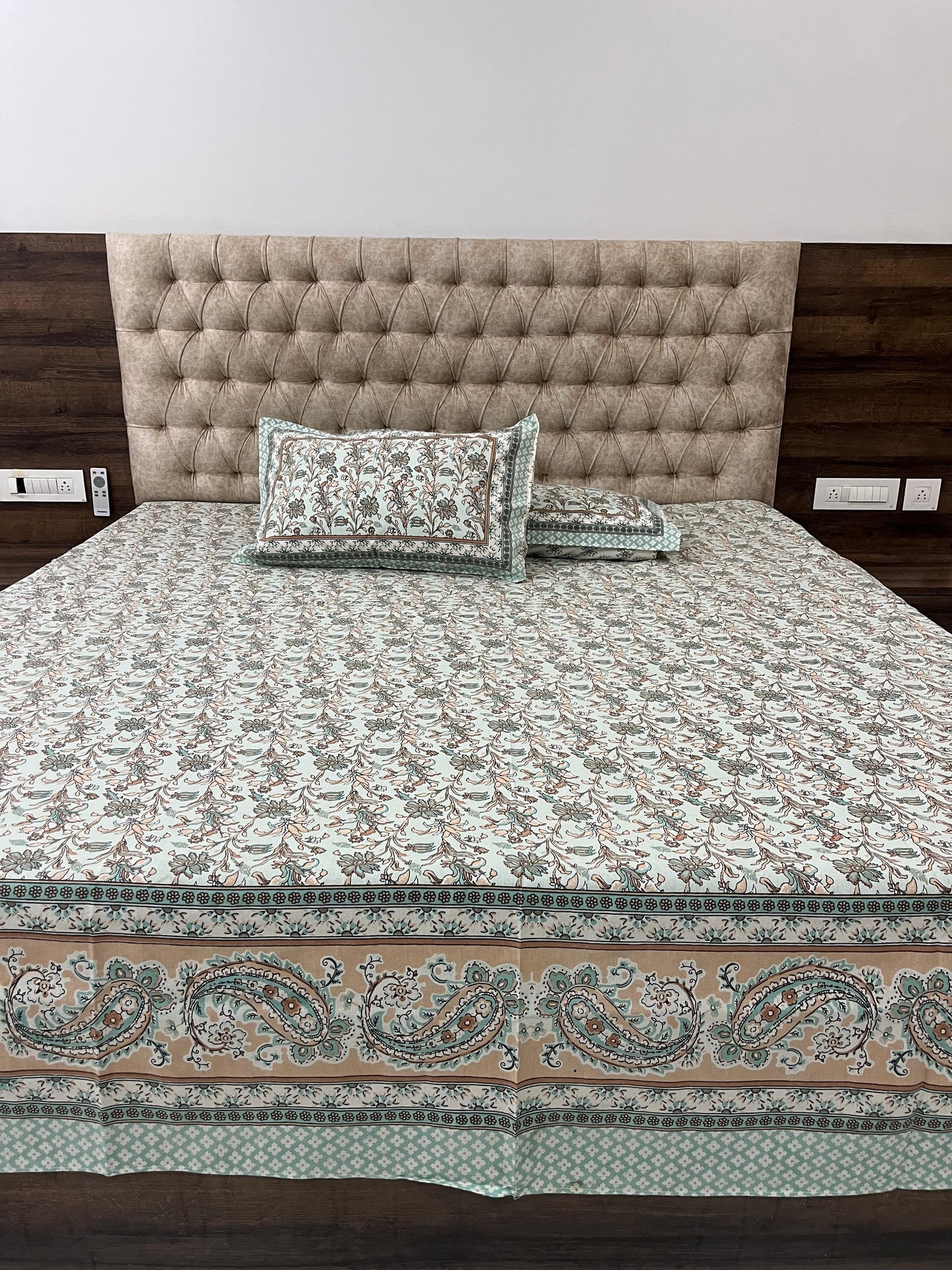 Cotton SuperKing Size printed bedsheet