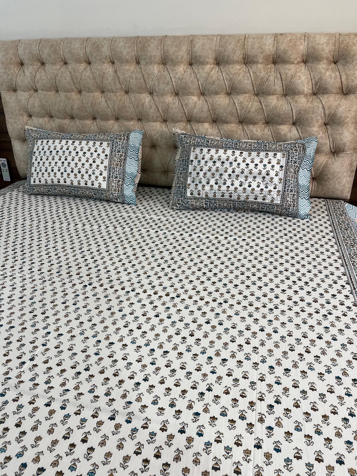 Cotton Double Bed Size Printed Bedsheet