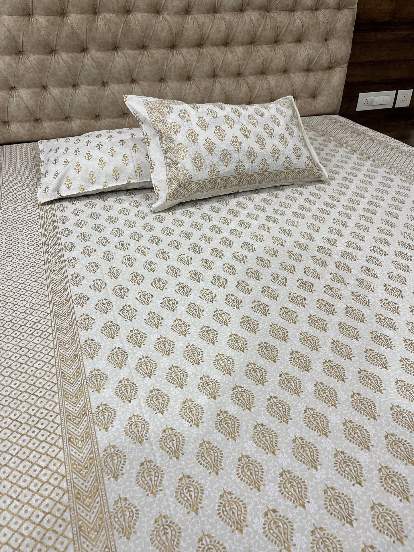 Cotton Double Bed Size Printed Bedsheet