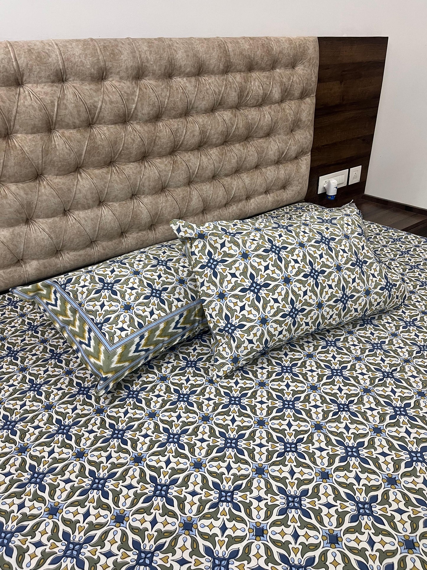 Cotton SuperKing Size printed bedsheet