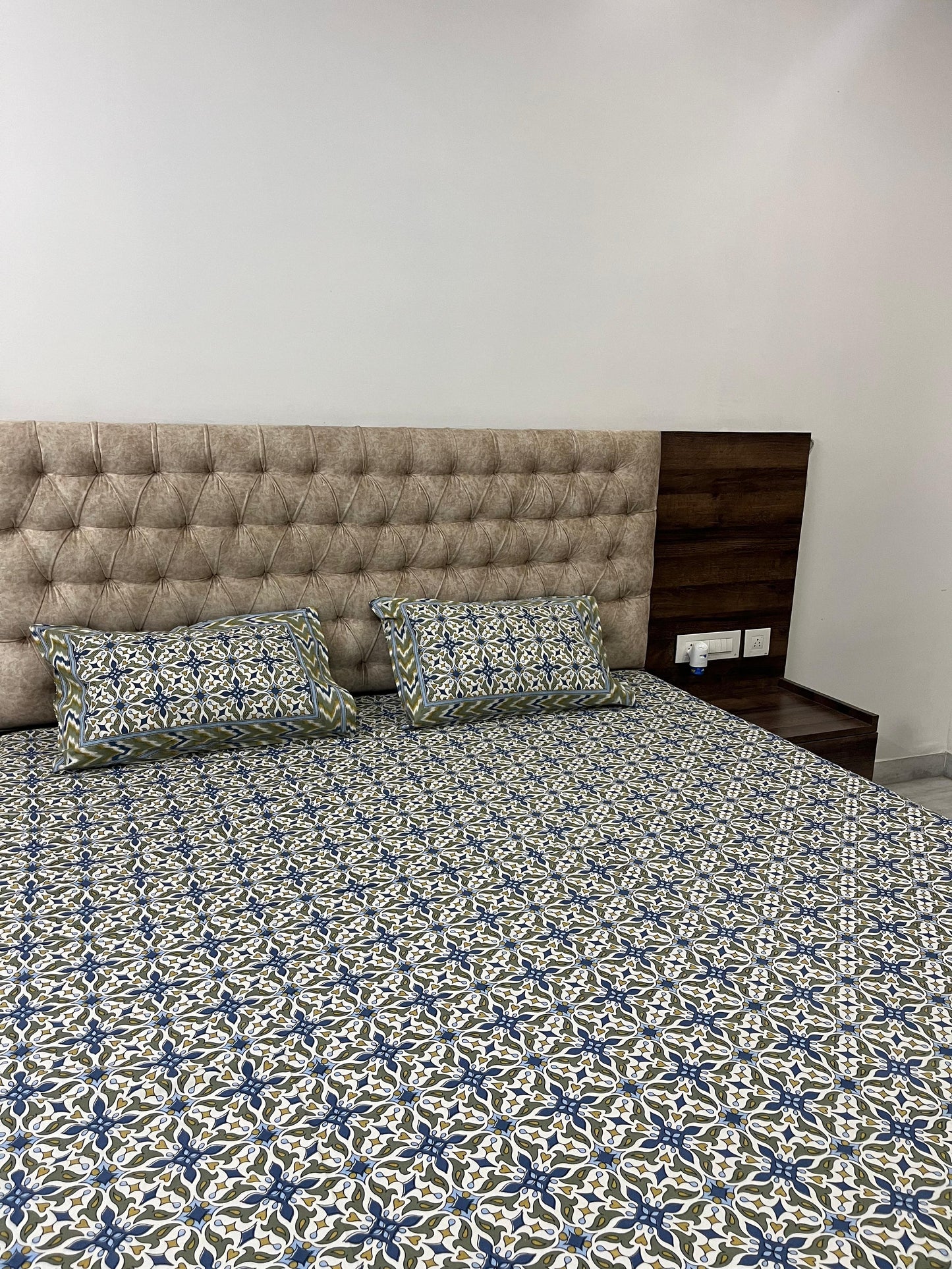 Cotton SuperKing Size printed bedsheet