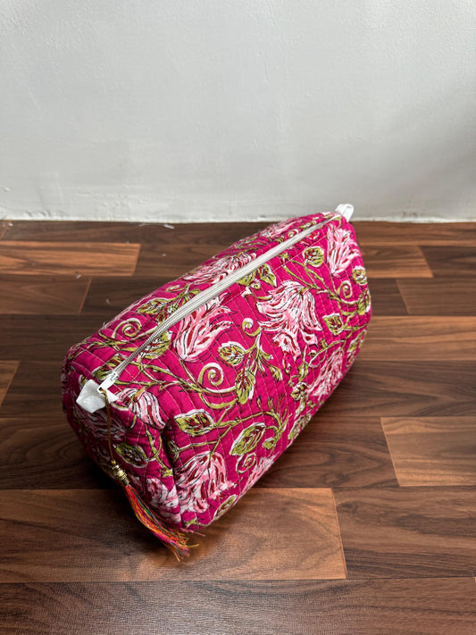 MULTI PURPOSE TOILETRY BAG