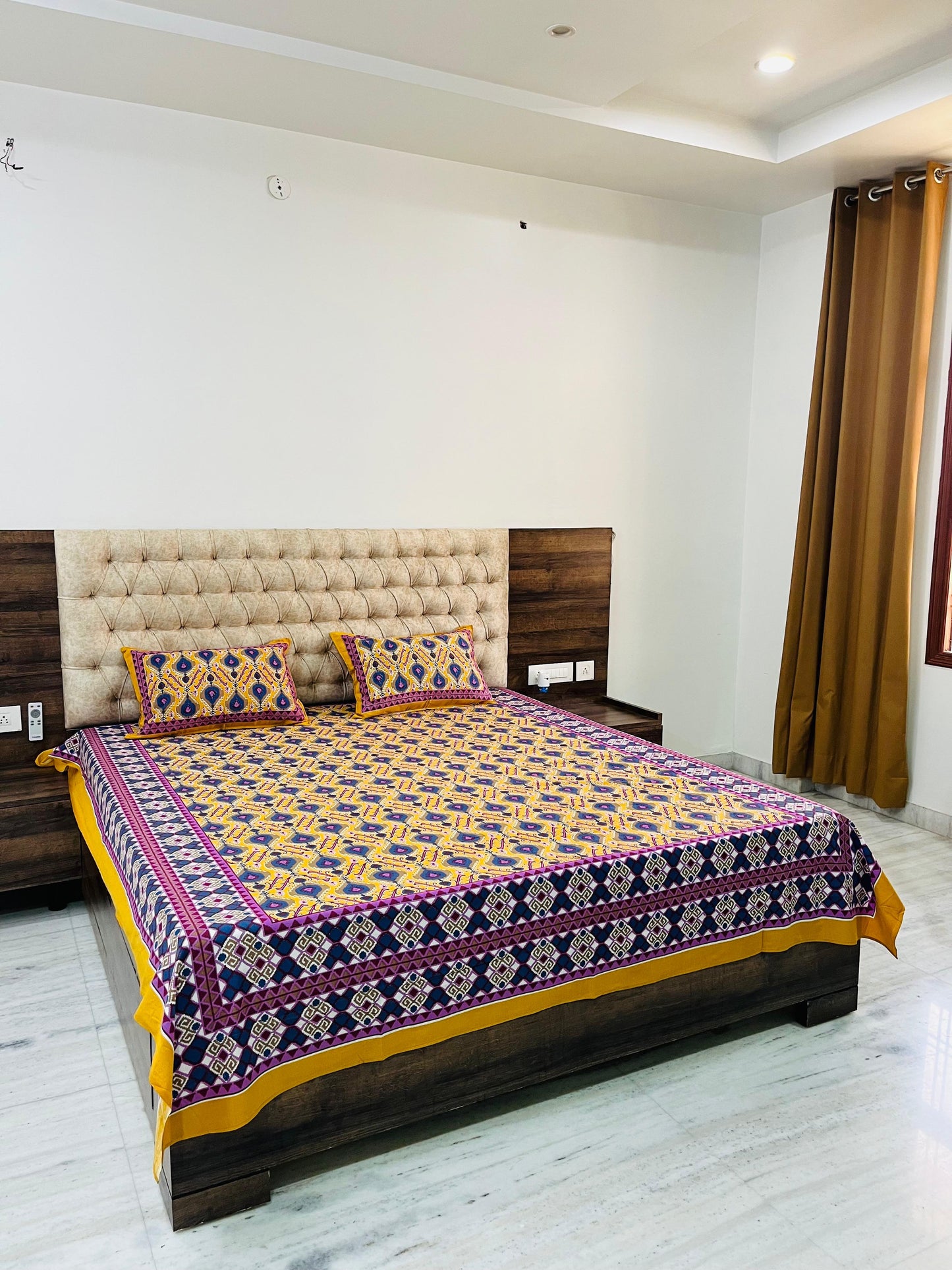 Cotton Double Bed Size Printed Bedsheet