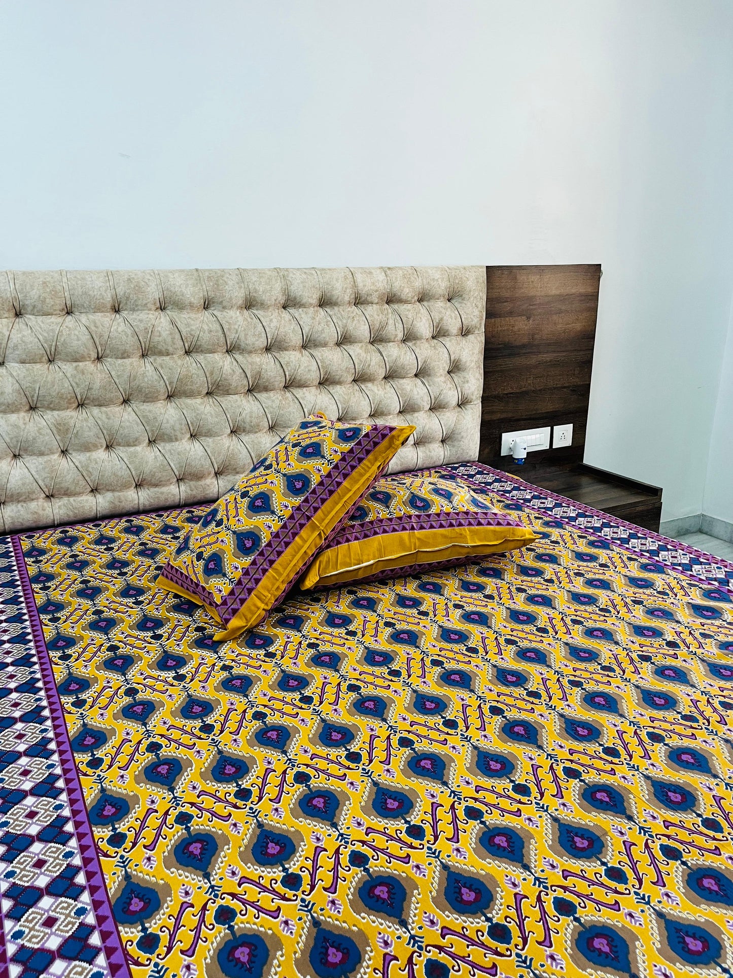 Cotton Double Bed Size Printed Bedsheet