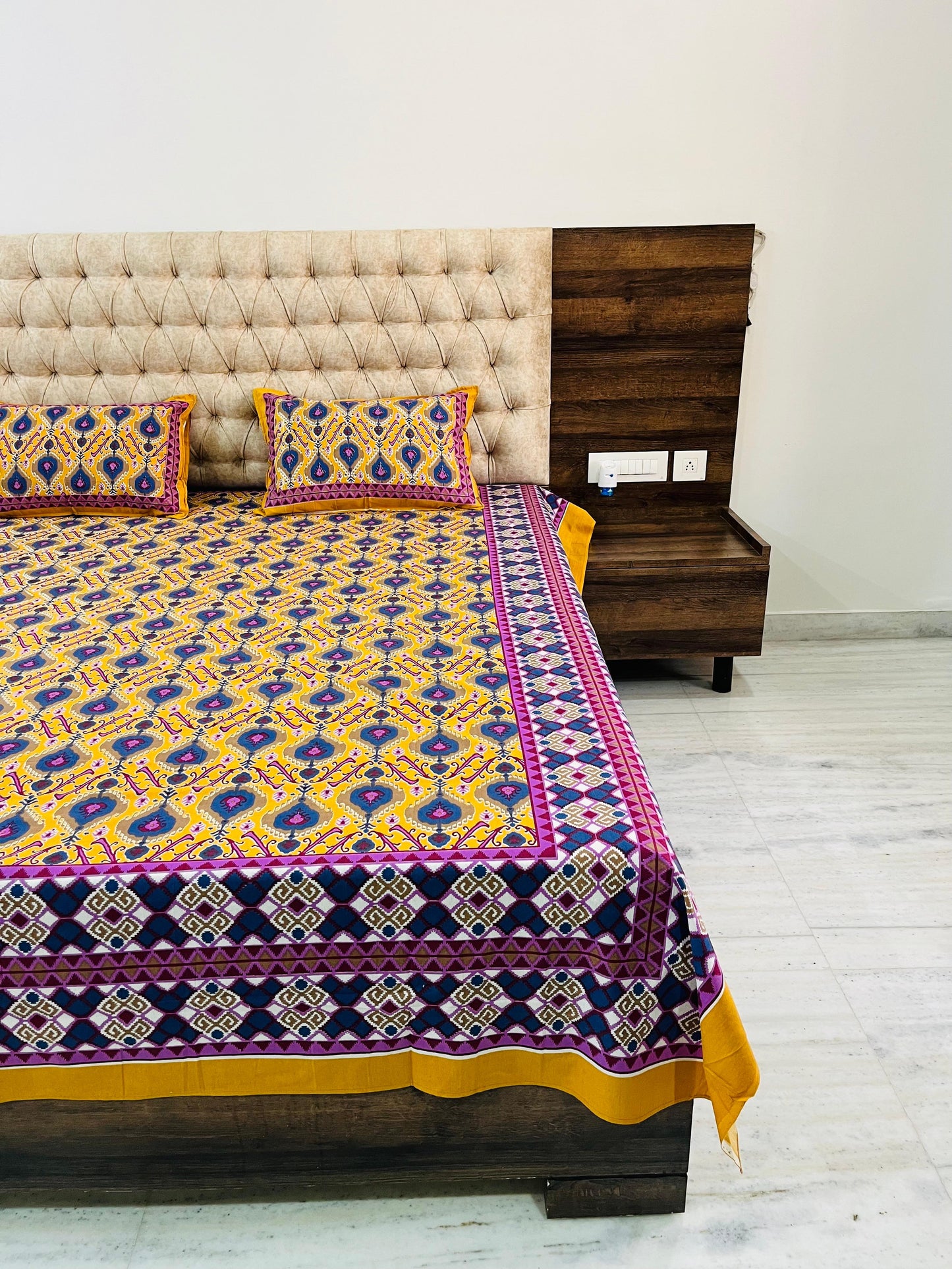 Cotton Double Bed Size Printed Bedsheet