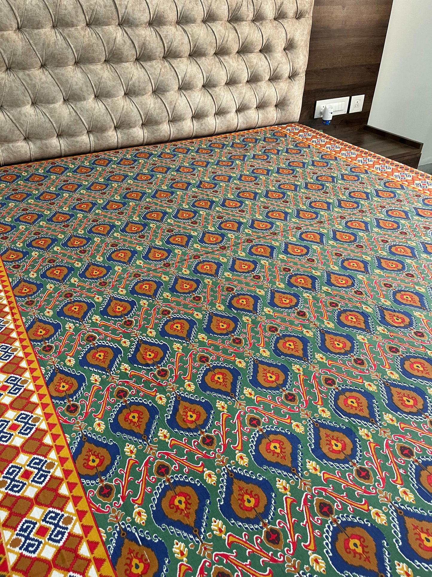 Cotton Double Bed Size Printed Bedsheet