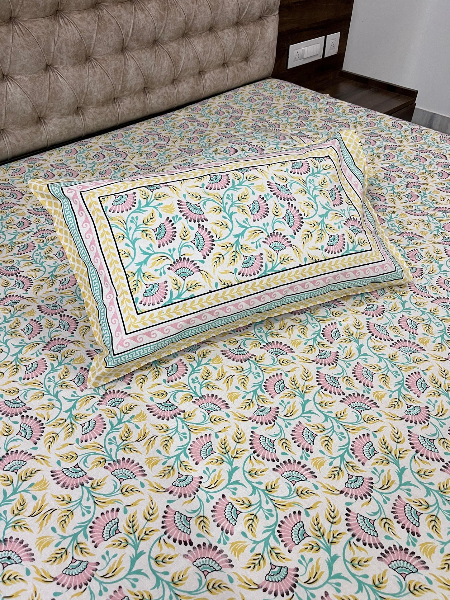 Cotton SuperKing Size printed bedsheet