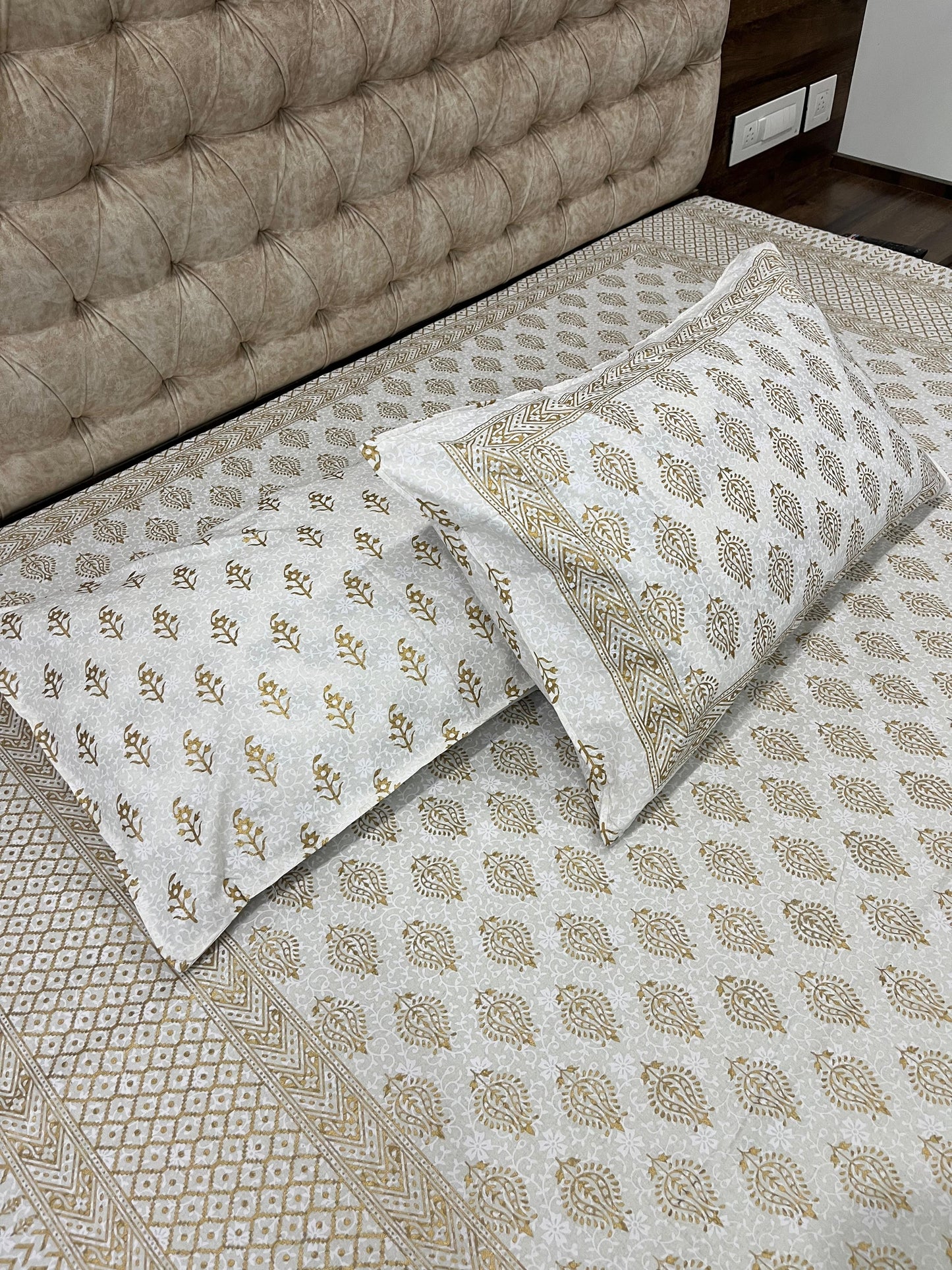 Cotton Double Bed Size Printed Bedsheet